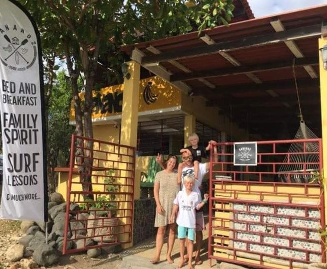 Bananoz Surfhouse Bed and Breakfast Transito Buitenkant foto